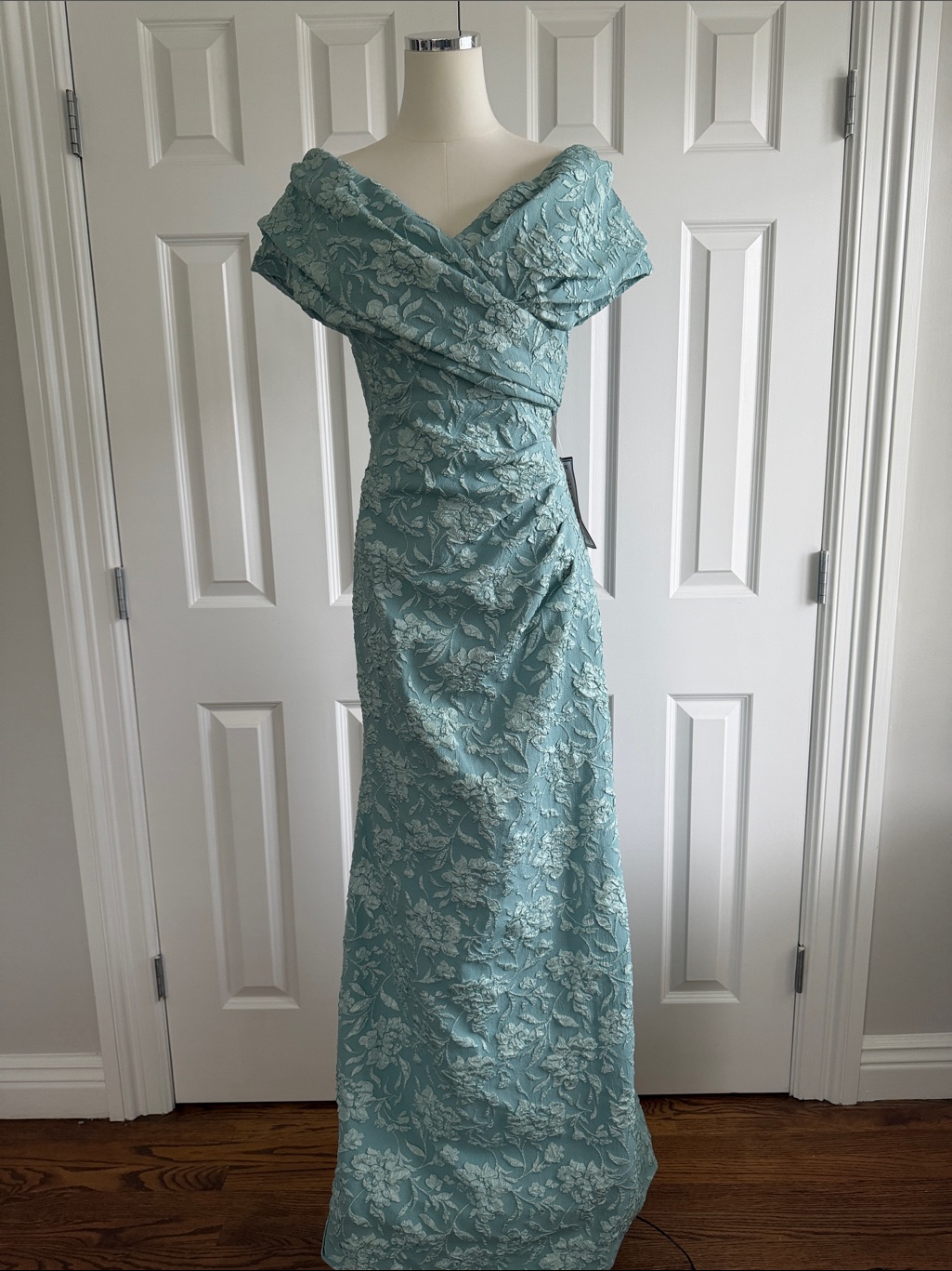 Nwt Betsy & Adam Floral Off-Shoulder Sage Green Evening Light Acqua Gown 16